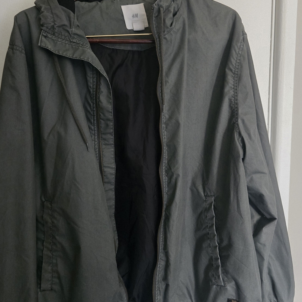 H&M Gray Windbreaker Jacket Lightweight Weather-Resistant